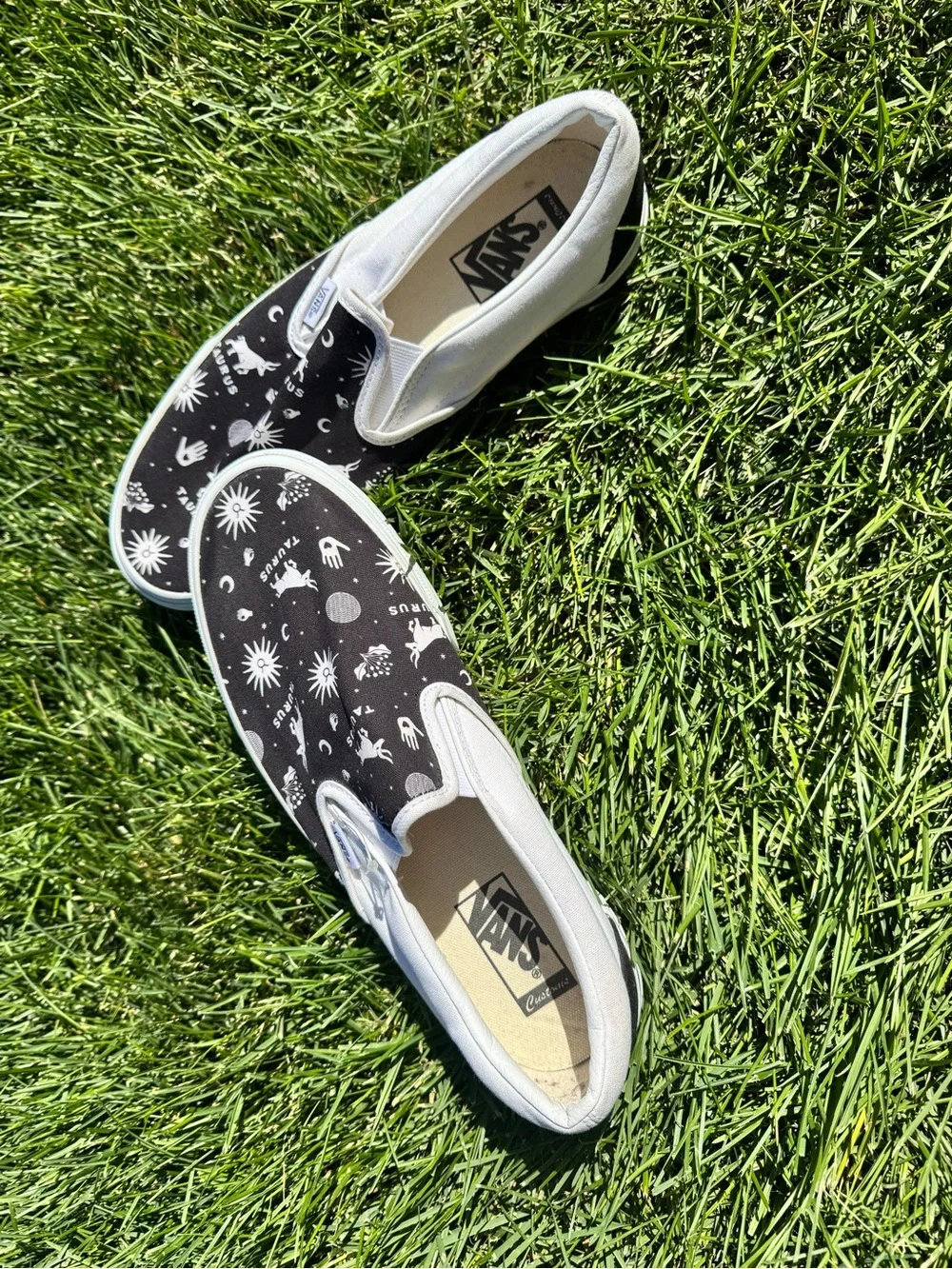 Vans Customs Taurus Zodiac Classic Slip-On Shoes Men’s 9.5/11 Womens